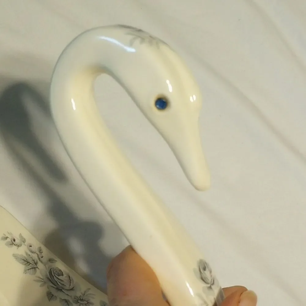 Vintage Porcelain Swan Napkin Holder